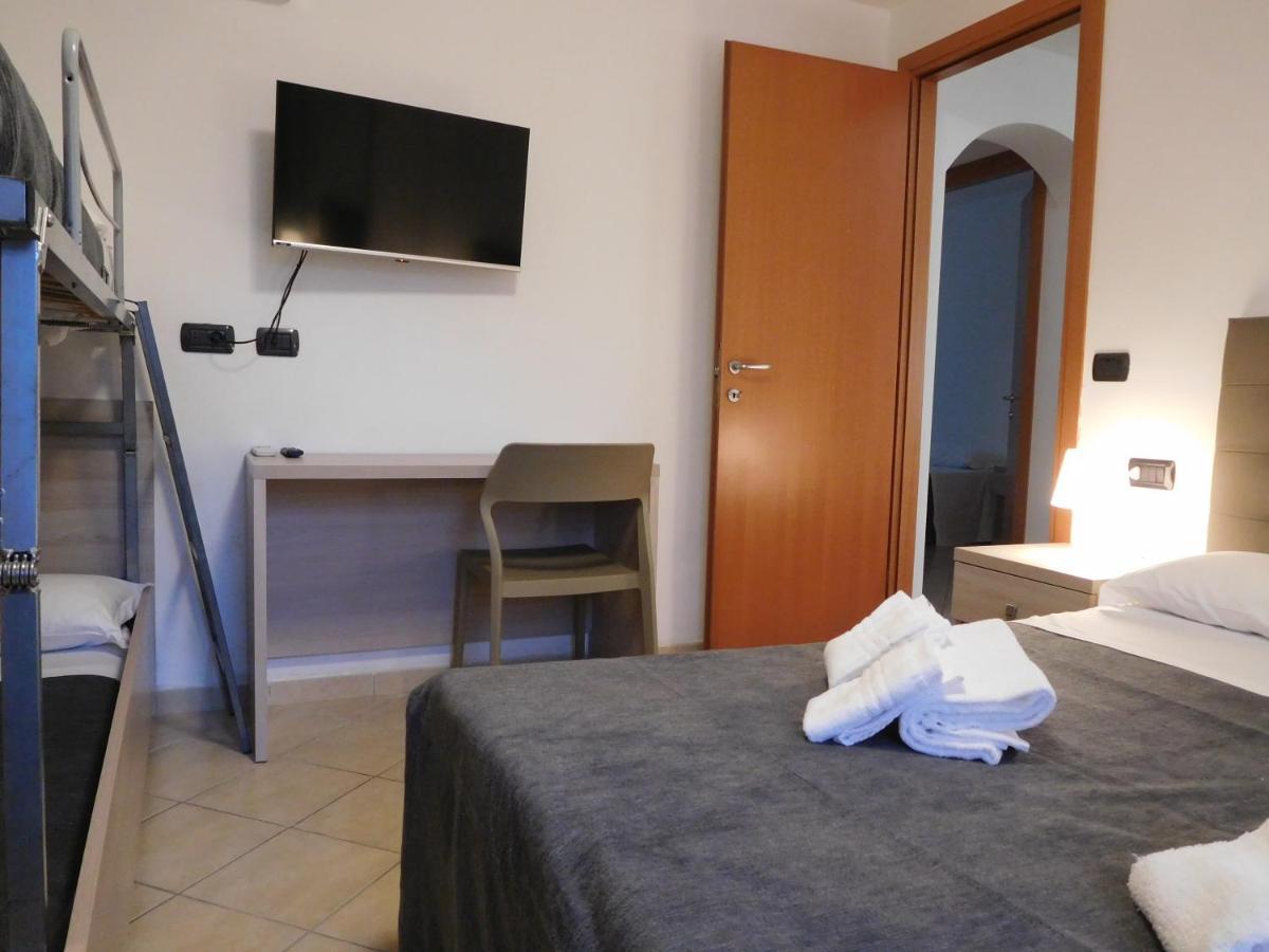 Gabbiano Apartments Римини Экстерьер фото