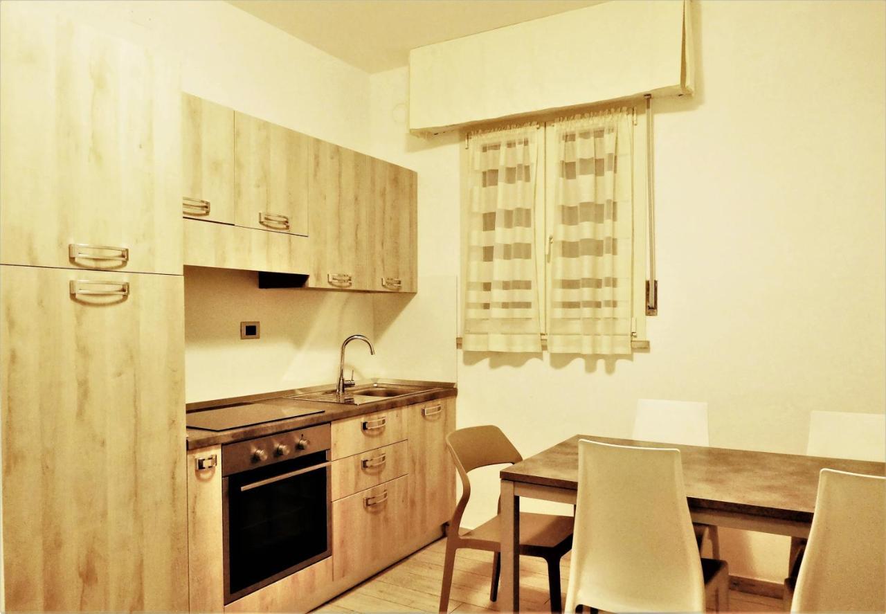 Gabbiano Apartments Римини Экстерьер фото