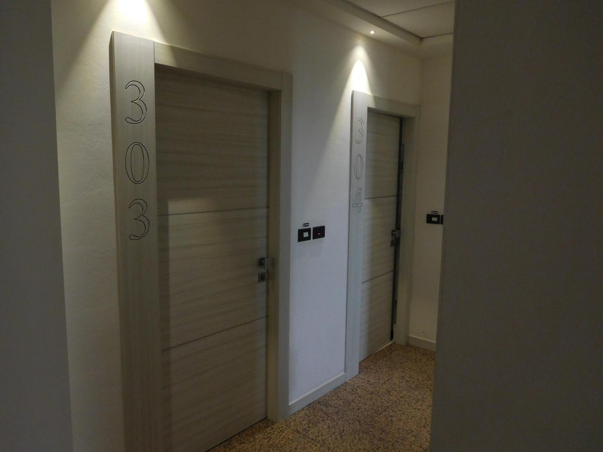 Gabbiano Apartments Римини Экстерьер фото