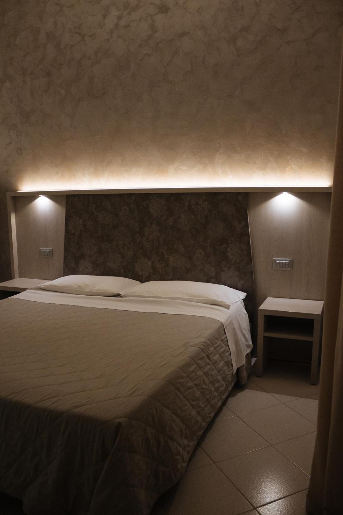 Gabbiano Apartments Римини Экстерьер фото