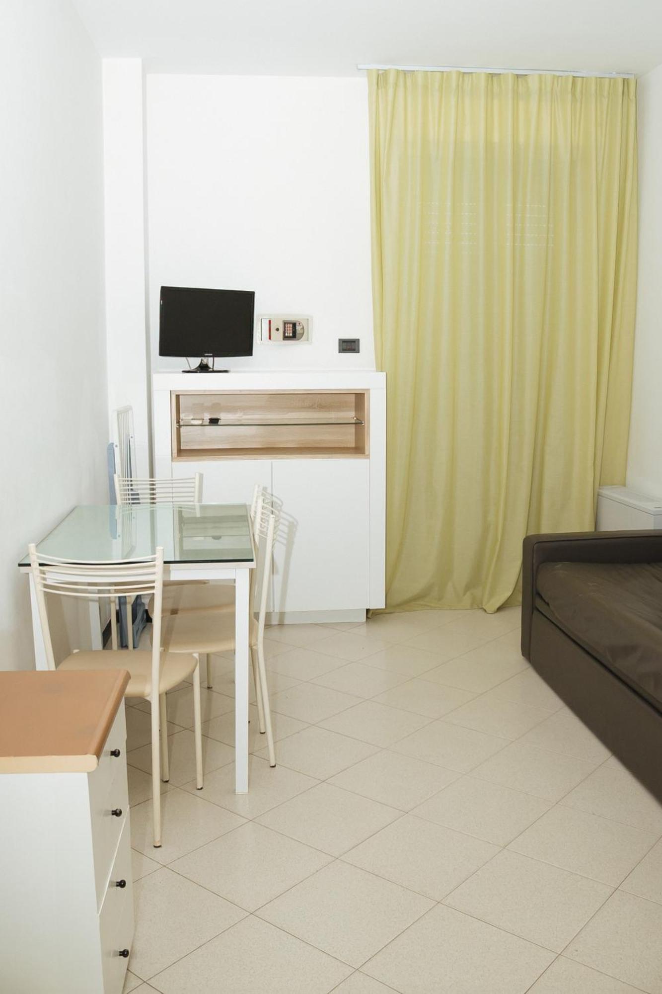 Gabbiano Apartments Римини Экстерьер фото
