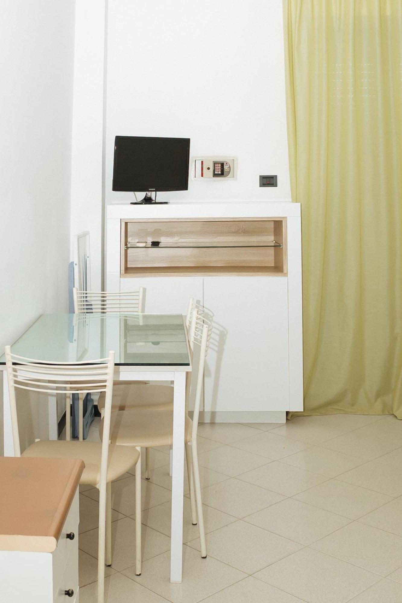 Gabbiano Apartments Римини Экстерьер фото